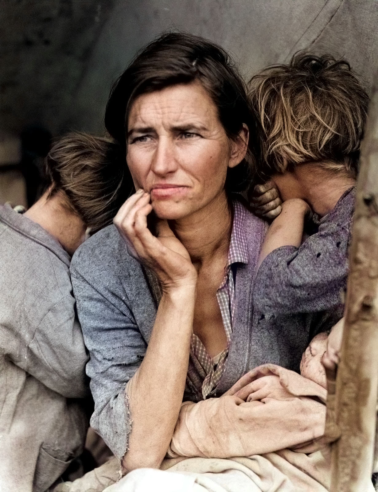 Colorize Filter- Migrant Mother in color
