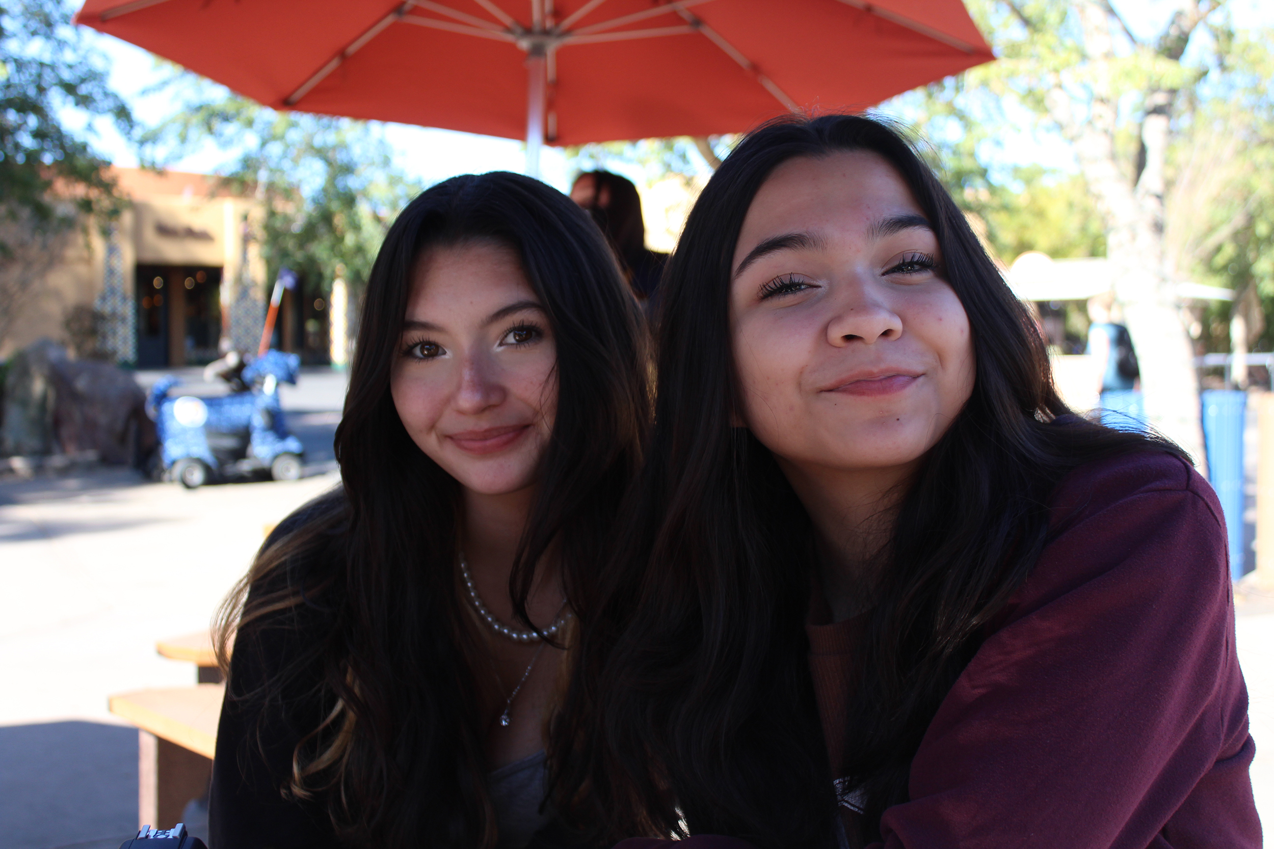 Alexia and Ethina at the Phoenix Zoo.