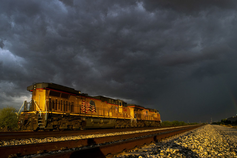 Light Power Storm by the Train